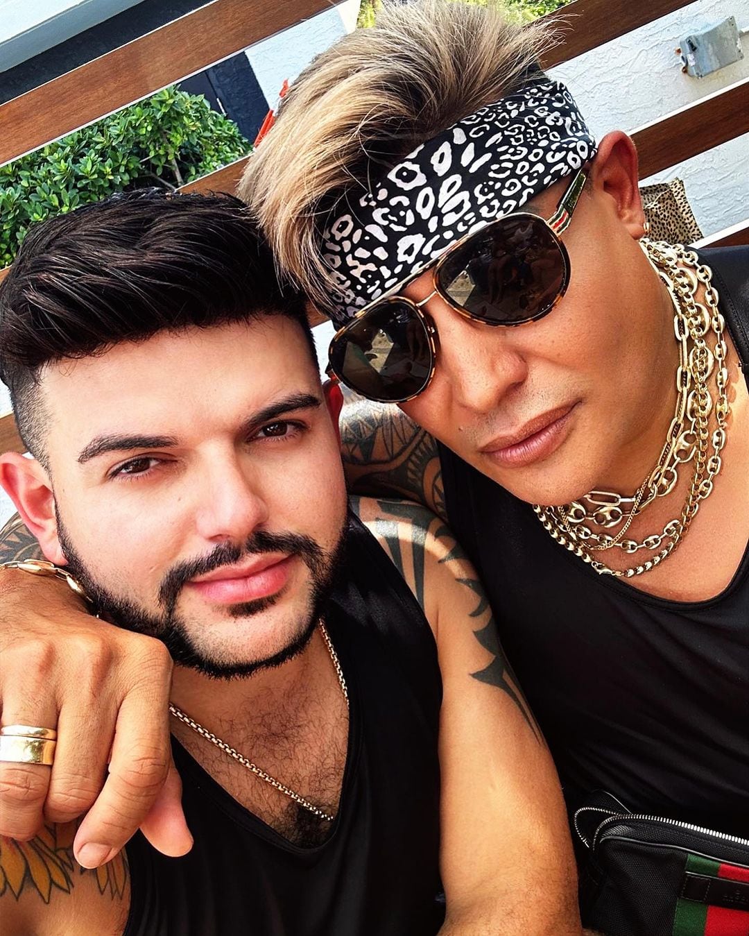 Eduardo Antonio, "El divo de Placetas", con su esposo Roy.