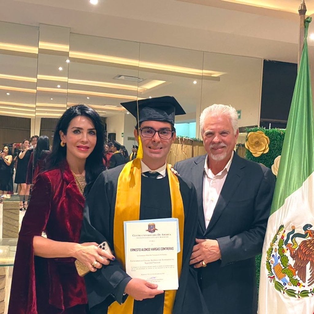 Ernesto D’Alessio se titula