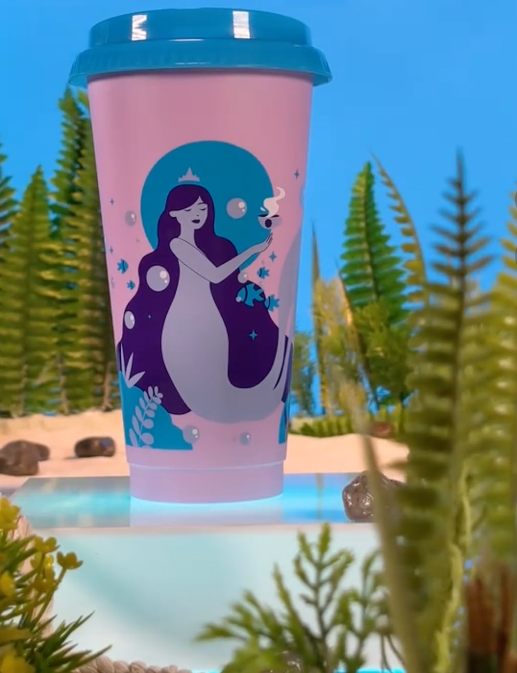 Vaso de Starbucks Día Internacional de la Mujer 2025