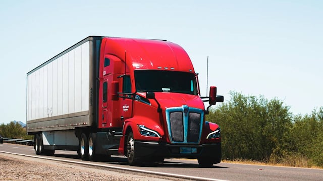 Traileros en Estados Unidos tendrán que hablar inglés