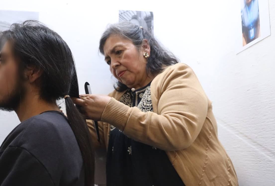 Entregan pelucas oncológicas a mujeres de Coyoacán