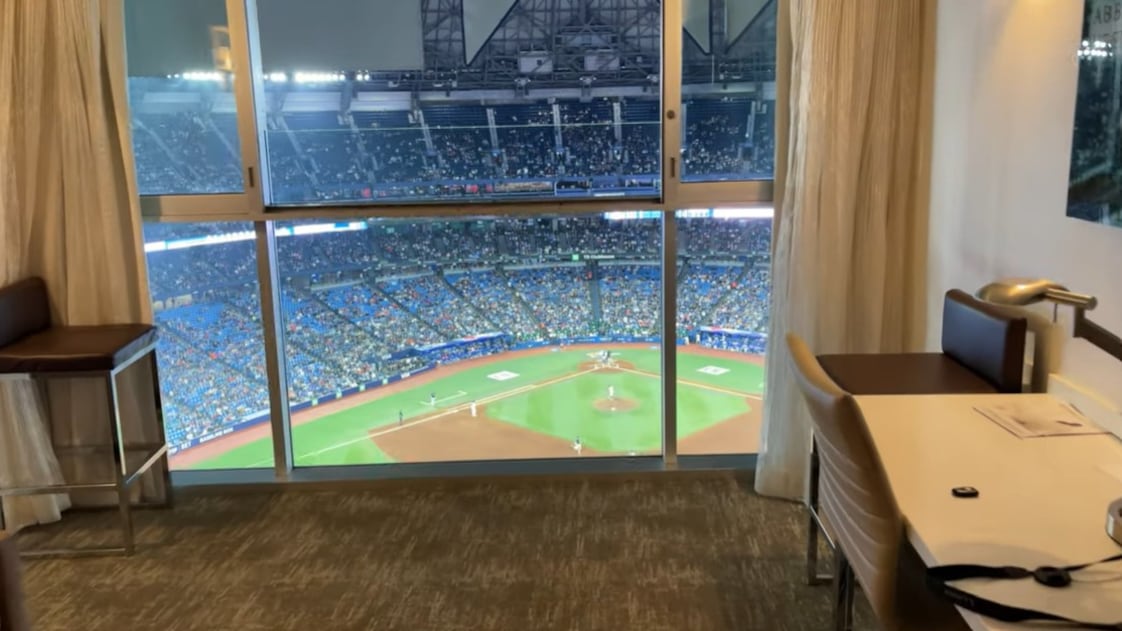 El impresionante hotel de los Blue Jays con vista al estadio; precio de habitación en el Roger Center