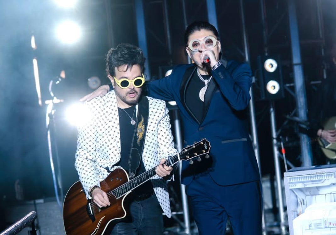 Aleks Syntek y Dani Flow en su show en León