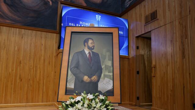 Retrato de Raúl Padilla López, ex rector de la Universidad de Guadalajara, durante el homenaje de cuerpo presente que se realizó en el Paraninfo de esta casa de estudio.