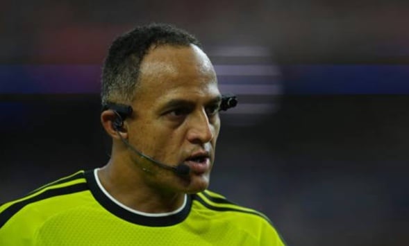 Ismail Elfath, arbitro estadounidense