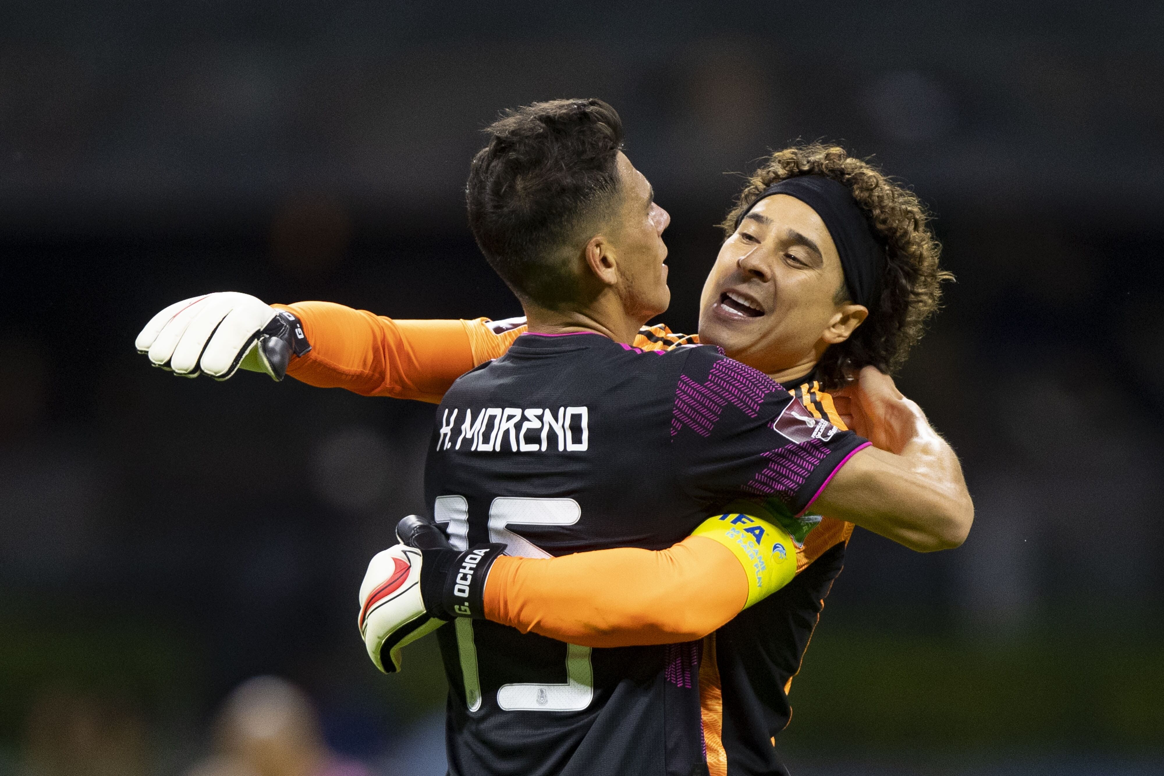 Héctor Moreno y Guillermo Ochoa