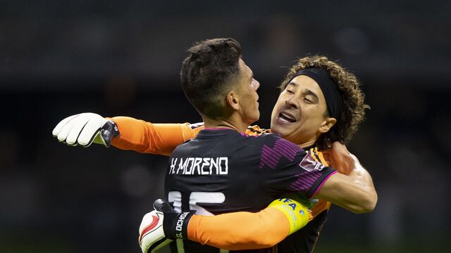 Héctor Moreno y Guillermo Ochoa