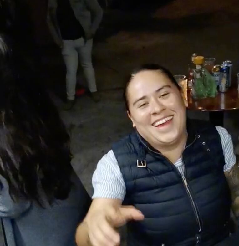 mujer se tatuó su playlist favorita de Spotify