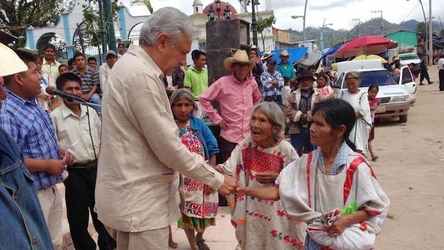 AMLO con. la gente más necesitada