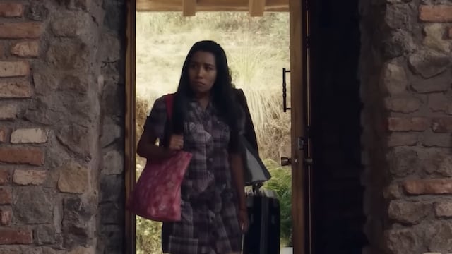 Escena de la serie mexicana de Netflix: Madre de Alquiler