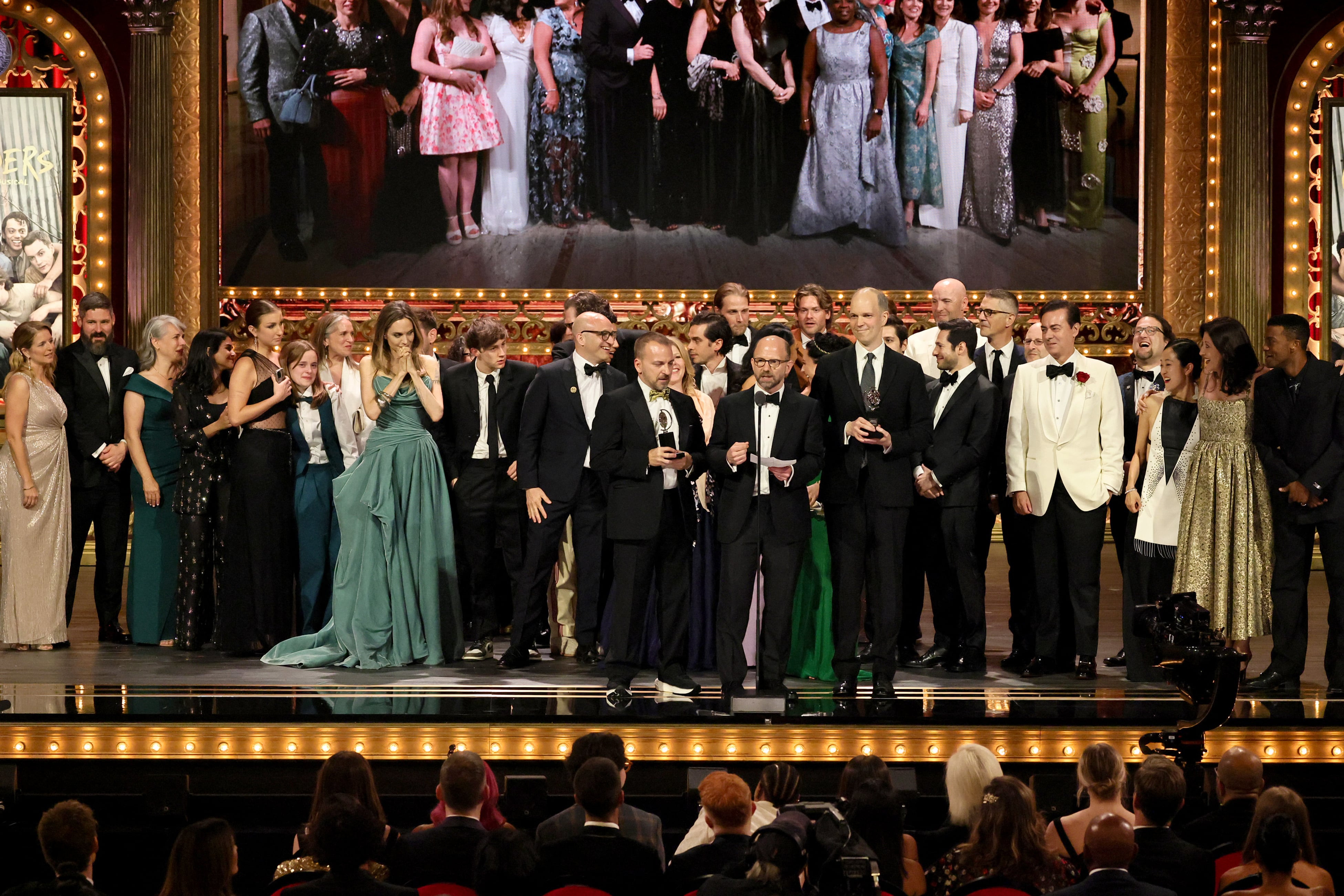 Extraños, musical ganador en Premios Tony 2024