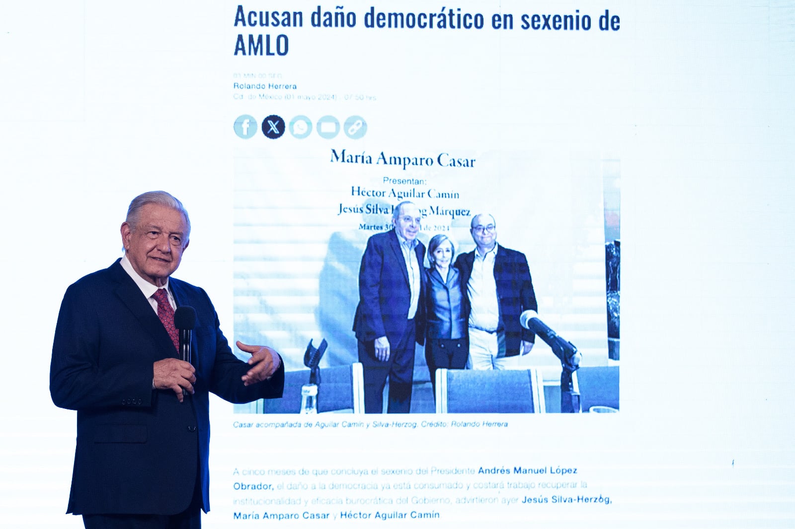 Gobierno de AMLO señala de corrupta a Maria Amparo Casar