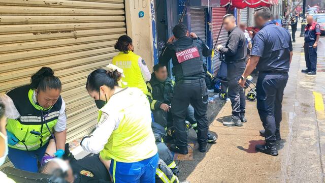 Atienden a 9 bomberos por intoxicación tras incendio en bodega