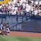 Violencia en Grandes Ligas: Fans de los New York Yankees lanzan objetos a jugadores rivales