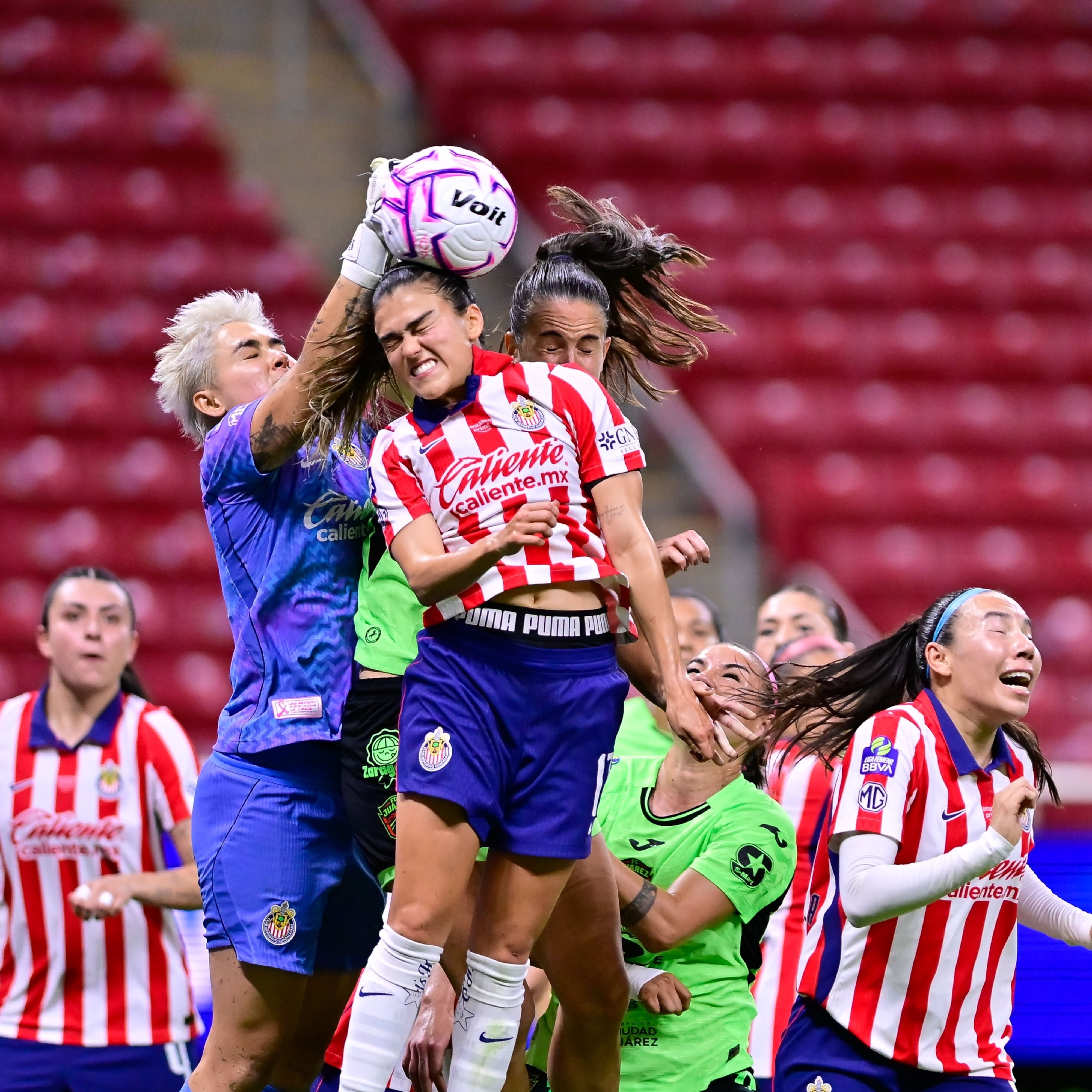 Chivas vence por la mínima a FC Juárez y acecha el liderato del Grupo B