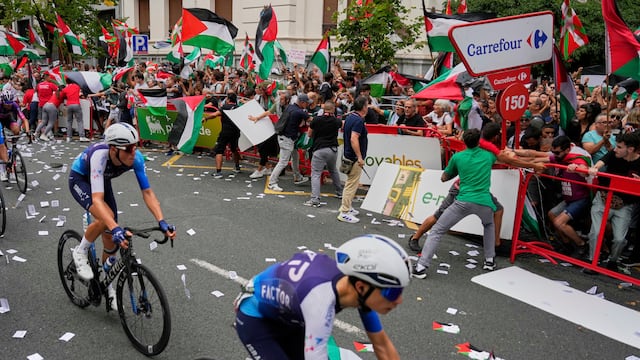 Protestas contra Israel durante la 11ª etapa de la Vuelta a España 2025