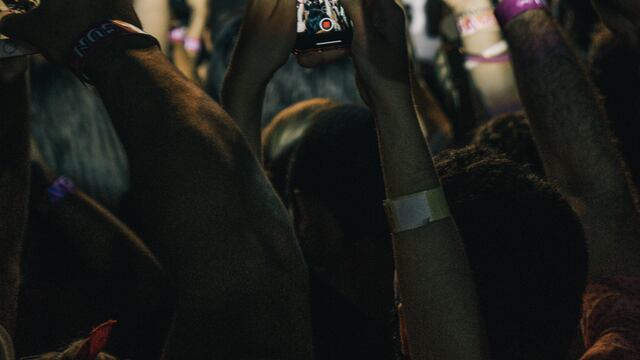 La Inteligencia Artificial hizo predicciones sobre cómo serán los celulares del futuro