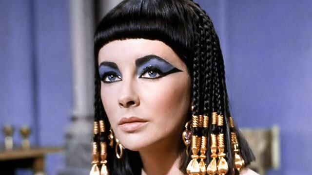 Elizabeth Taylor como Cleopatra
