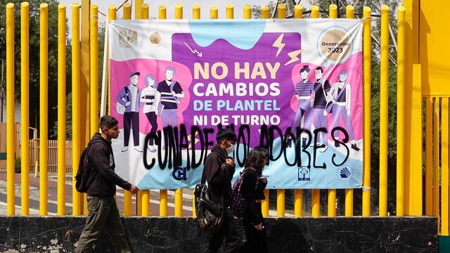 Protesta en CCH Sur por denuncia de violación