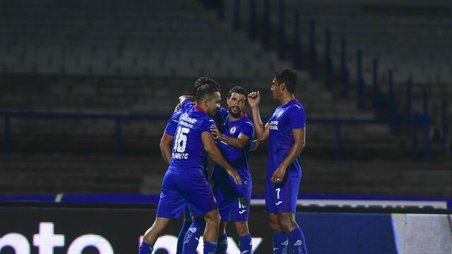 Cruz Azul celebra gol.