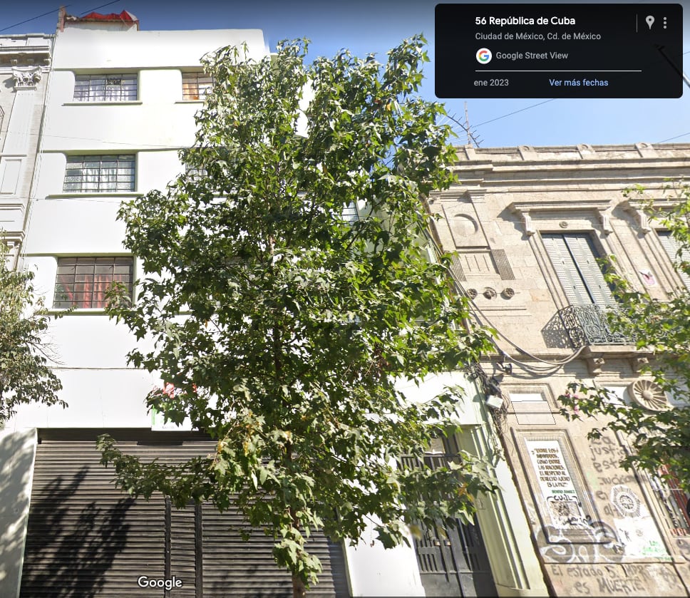 Hombre se avienta de ventana por incendio en su departamento