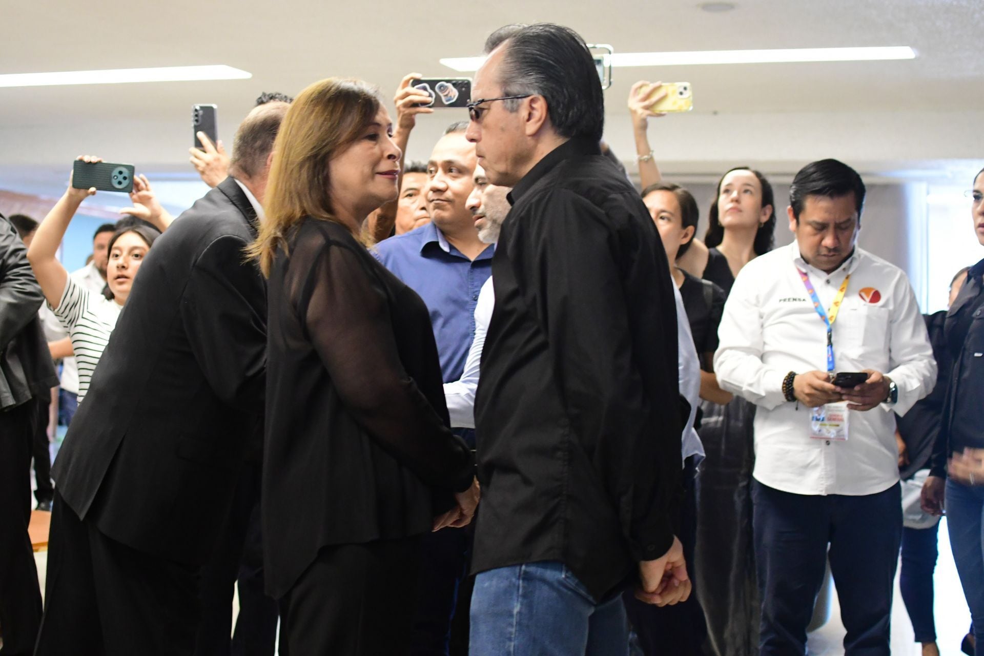 Rocío Nahle y Cuitláhuac García coinciden en funeral de Zenyazen Escobar