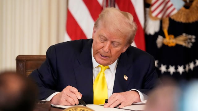 Casa Blanca aclara si lingotes de oro tendrán aranceles en Estados Unidos o no