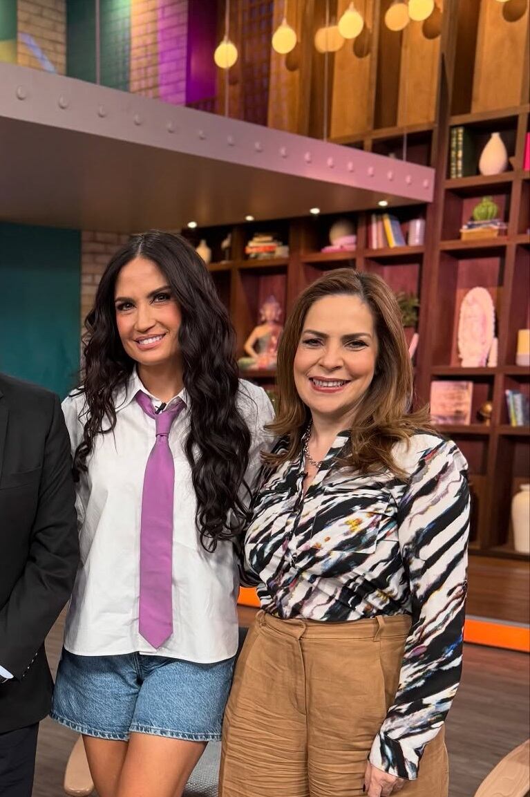 Joanna Vega-Biestro y Ana María Alvarado, conductoras de Sale el Sol.