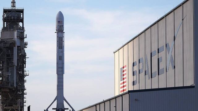 Una foto del cohete Falcon 9 lanzado por SpaceX este lunes.