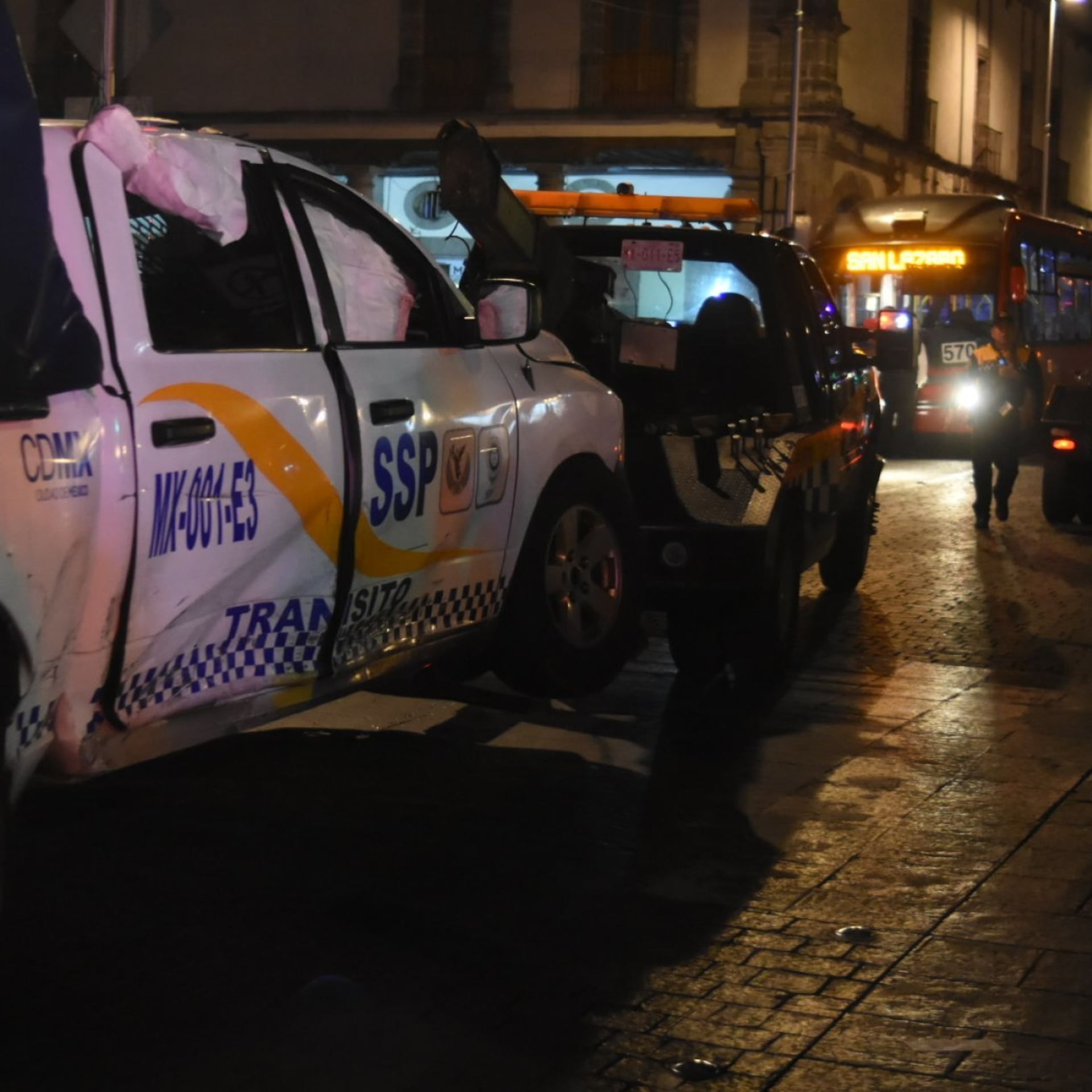 Investigan a policías de CDMX por muerte dentro de patrulla en Iztapalapa