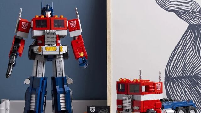 Figura LEGO Optimus Prime que se transforma