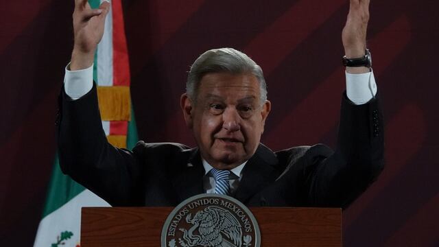 Andrés Manuel López Obrador durante la conferencia matutina donde se informó sobre la sección "Quién es quién en las Mentiras de la Semana" y los diversos programas sociales.
