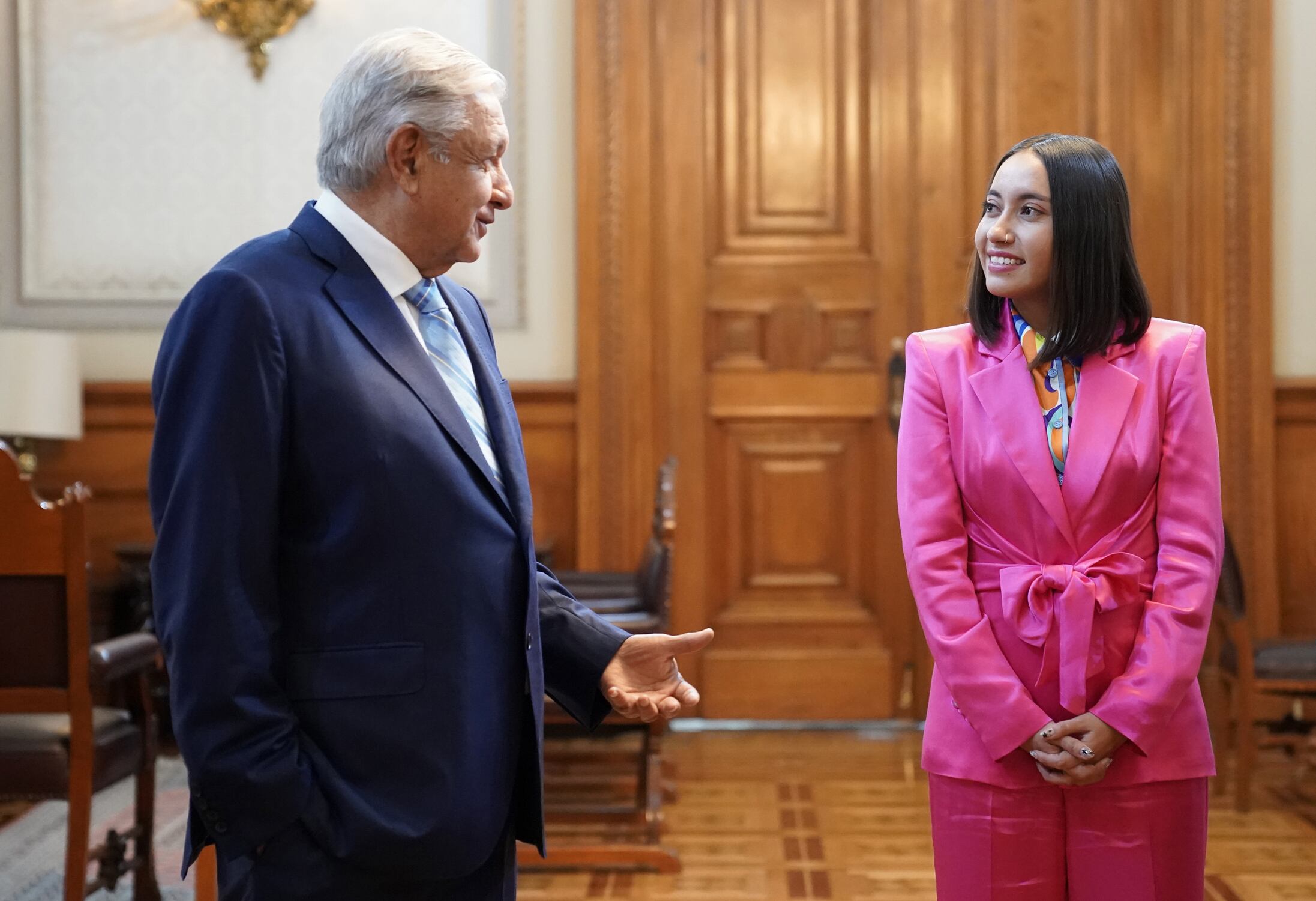 AMLO se reúne con Katya Echazarreta