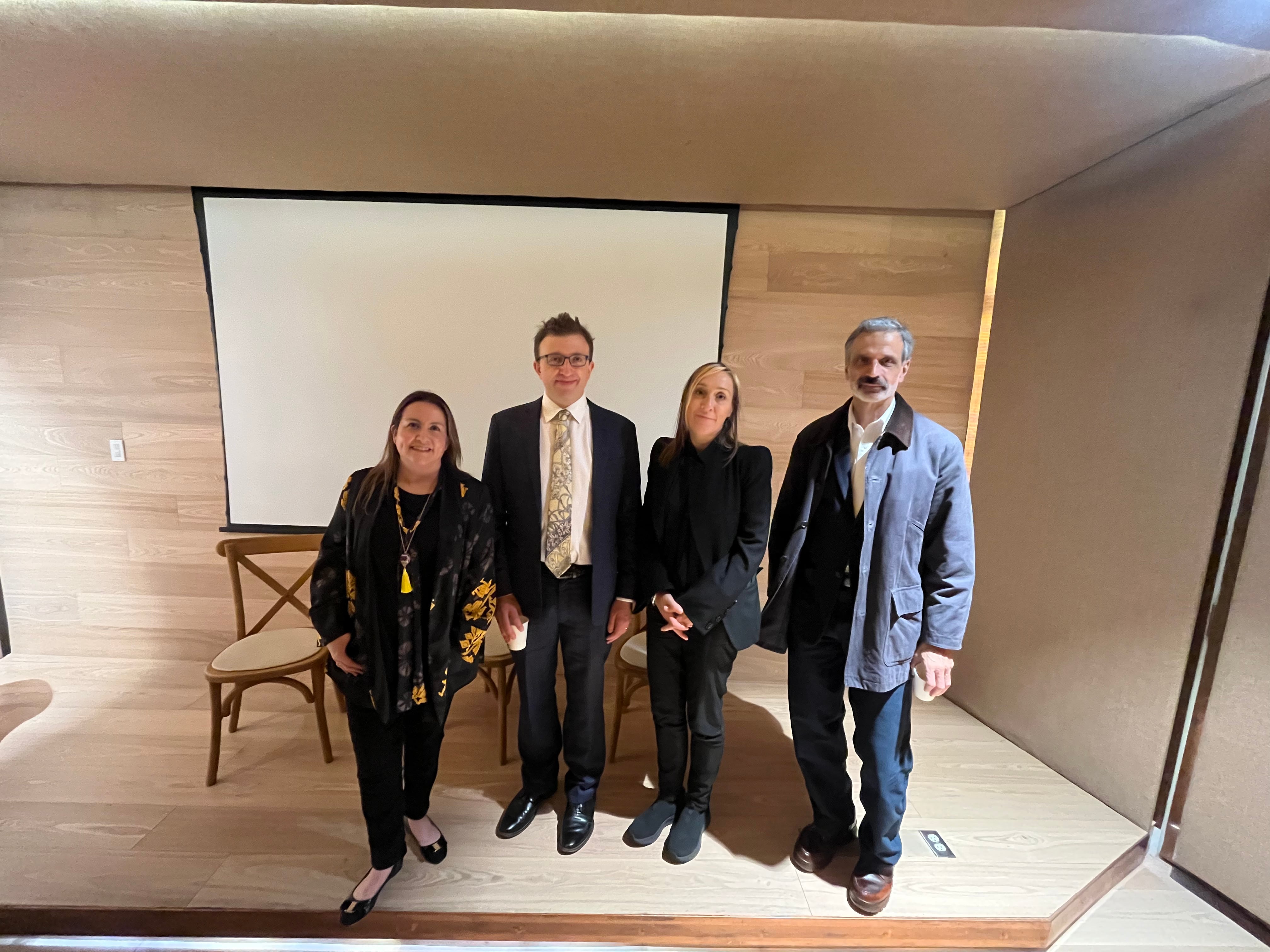 Miriam Mendoza (Nestlé), Marcus Mucha (Mucha Foundation), Miguel Fernández Félix (Museo Kaluz) y Isabelle Jouve (GRAND PALAIS IMMERSIF)