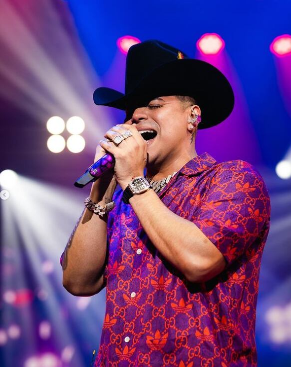 Eduin Caz, cantante de Grupo Firme.