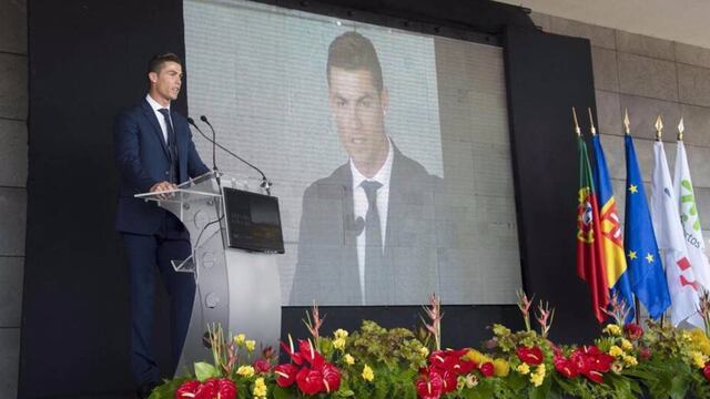 Ronaldo durante el acto de homenaje.