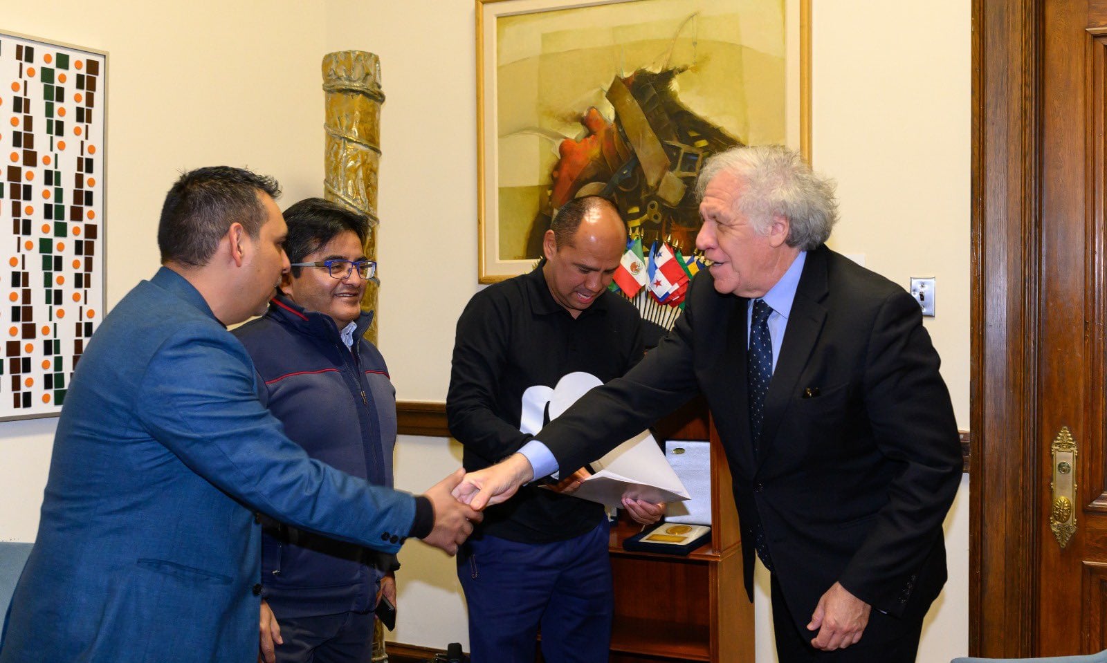 Diputado de Morena se reunió con Luis Almagro; pide que OEA no vigile elecciones 2024