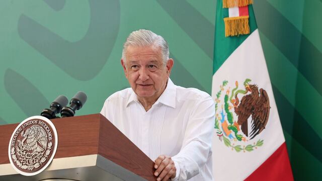 Andrés Manuel López Obrador, Presidente de México, durante la mañanera en el Museo Naval México, ubicado en Veracruz.