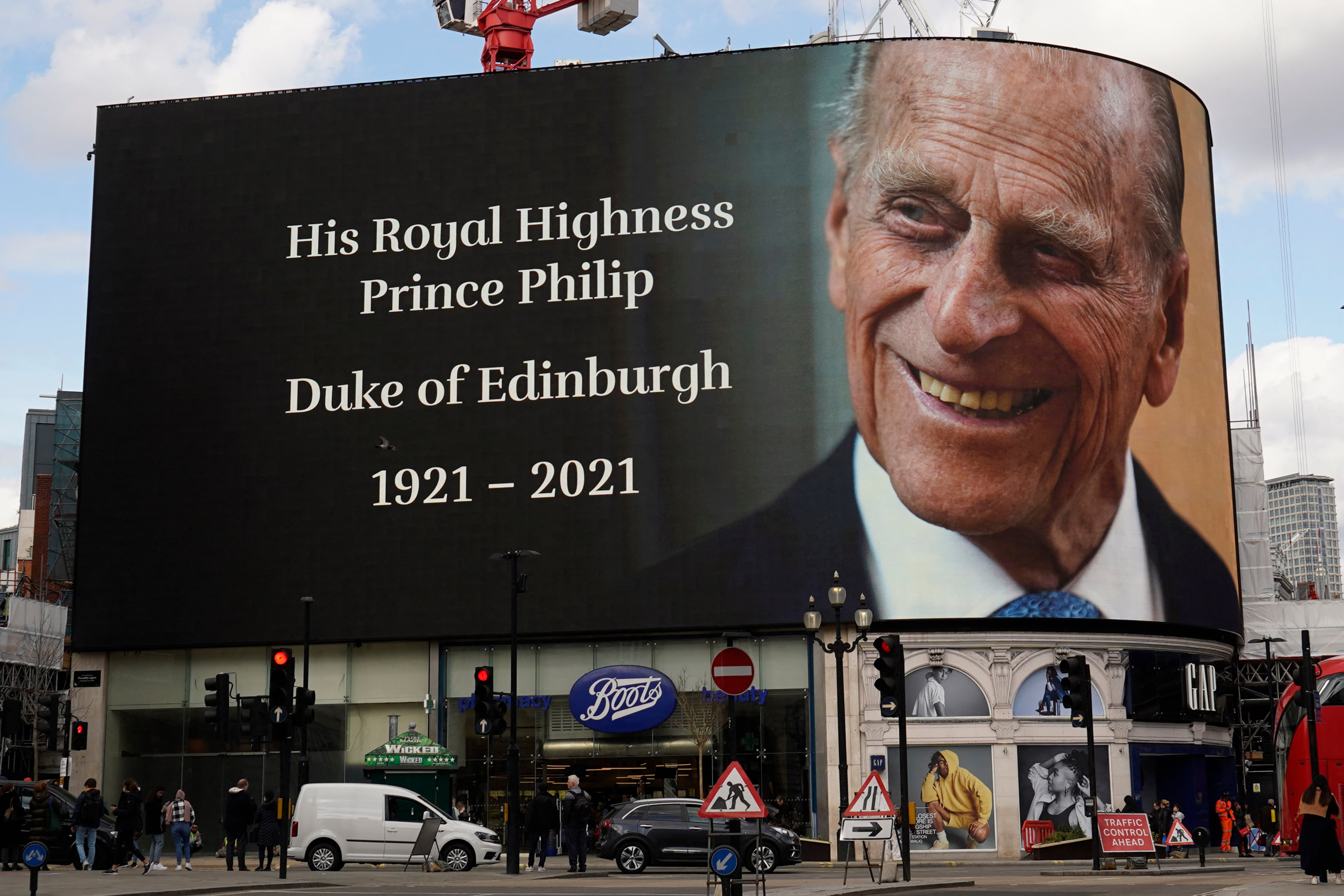 Tributo al Príncipe Felipe en Piccadilly Circus, Londres