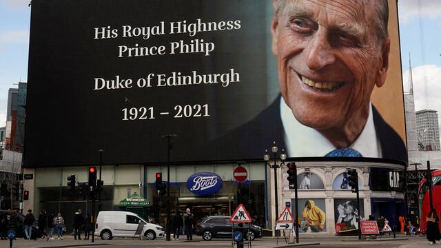 Tributo al Príncipe Felipe en Piccadilly Circus, Londres