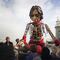 La marioneta gigante “Little Amal” llegó a Reino Unido