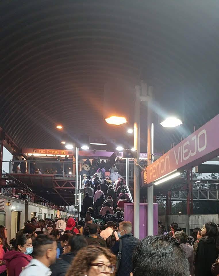 Video de la inundación en estación Guelatao del Metro CDMX del 25 de junio de 2025