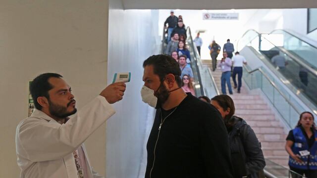 Revisiones en aeropuertos.