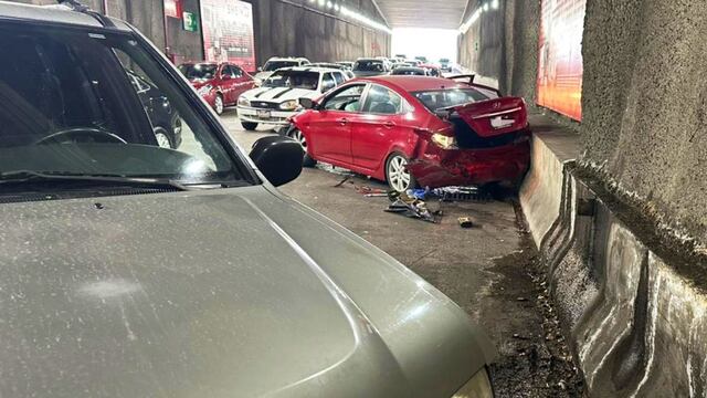 Accidente en bajo puente de Río Mixcoac