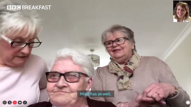 Amigas se aíslan por coronavirus