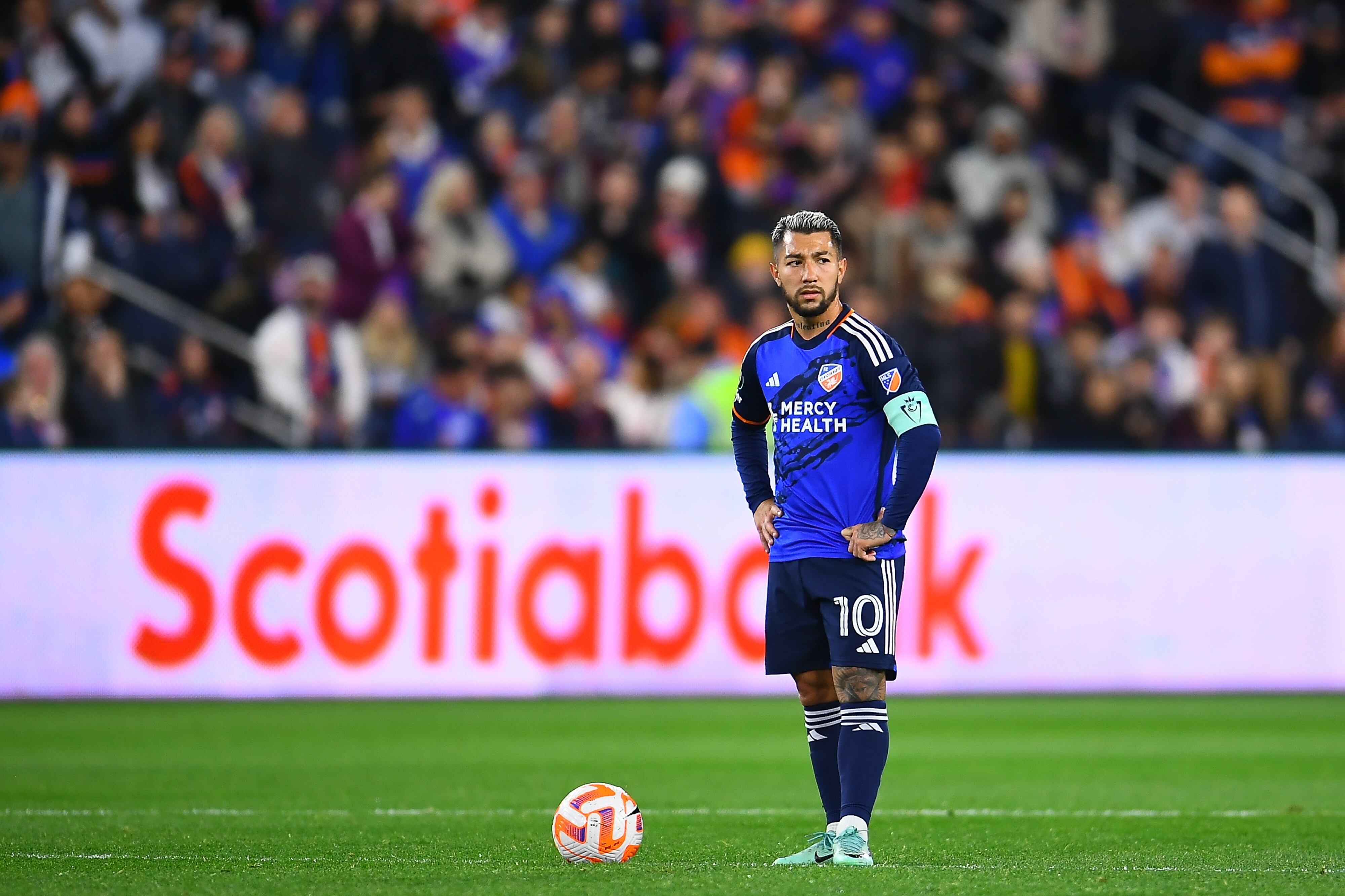 Luciano Acosta.