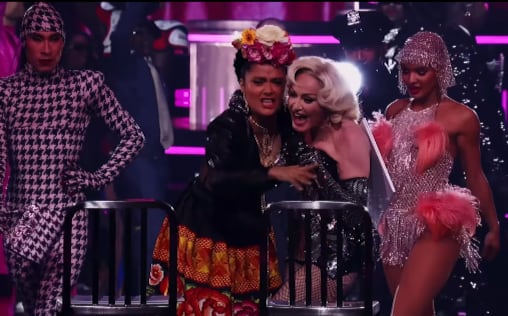 Salma Hayek y Madonna gritan "¡Viva México, cabrones!".