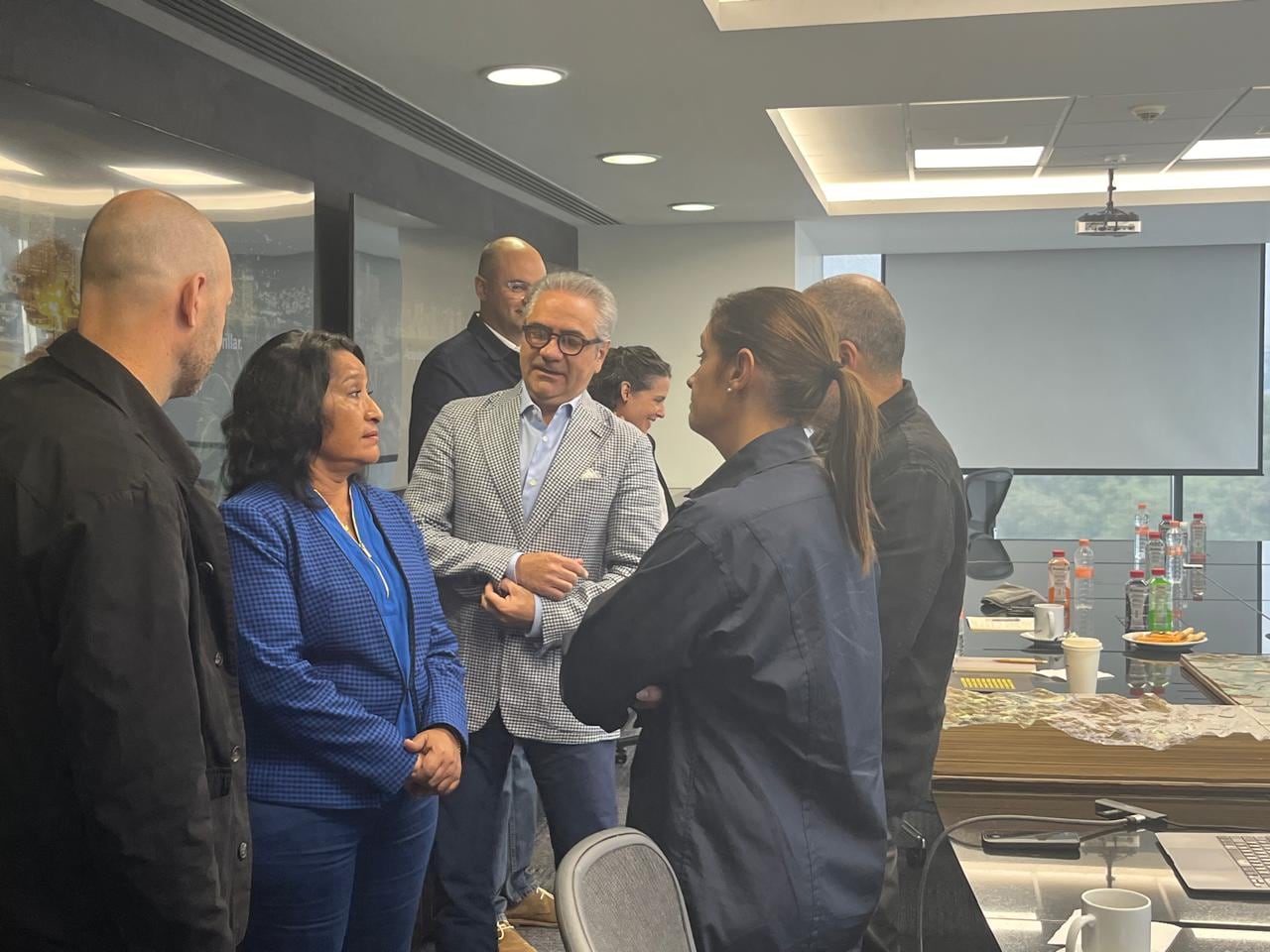 Abelina López acordó renovar infraestructura con “Acapulco Brilla”