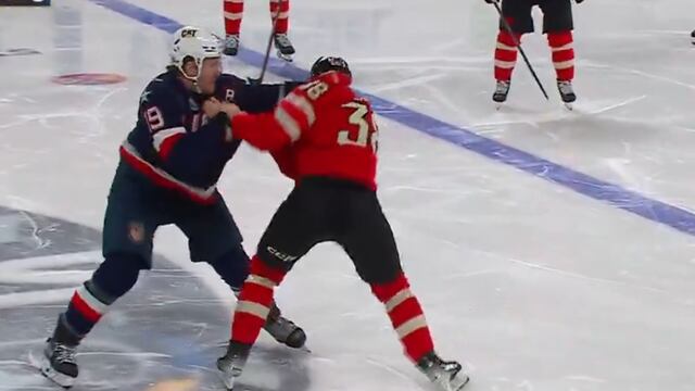 Tres peleas en nueve segundos en el partido de hockey Estados Unidos vs Canadá.