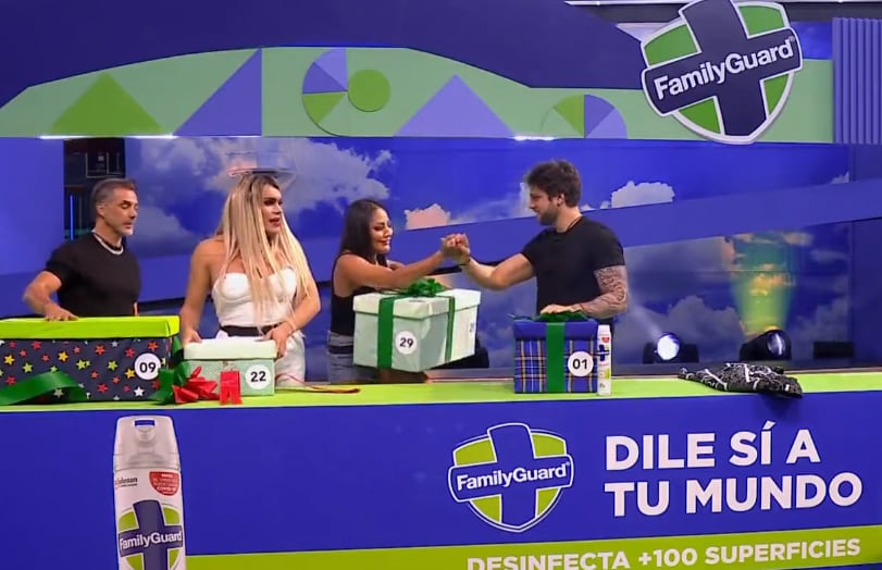 La Barby Juárez felicita a Nicola Porcella antes de tiempo en La Casa de los Famosos México.